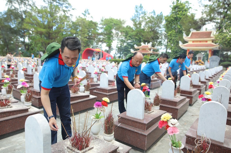Hành trình Tri ân – Thắp sáng niềm tin của Hội Doanh nhân trẻ Việt Nam