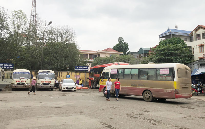 Người dân và doanh nghiệp phấn khởi khi giá xăng, dầu giảm mạnh