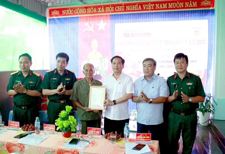Trao nhà tình nghĩa Màu hoa đỏ cho các gia đình chính sách tại Thanh Hoá