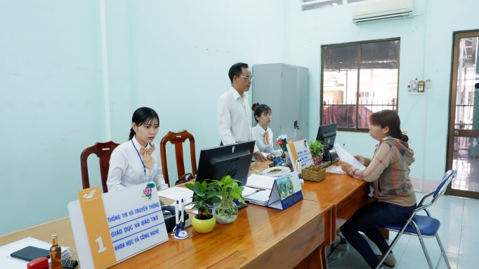 Nhân viên Bưu điện có thể làm việc như một công chức tại Bộ phận một cửa