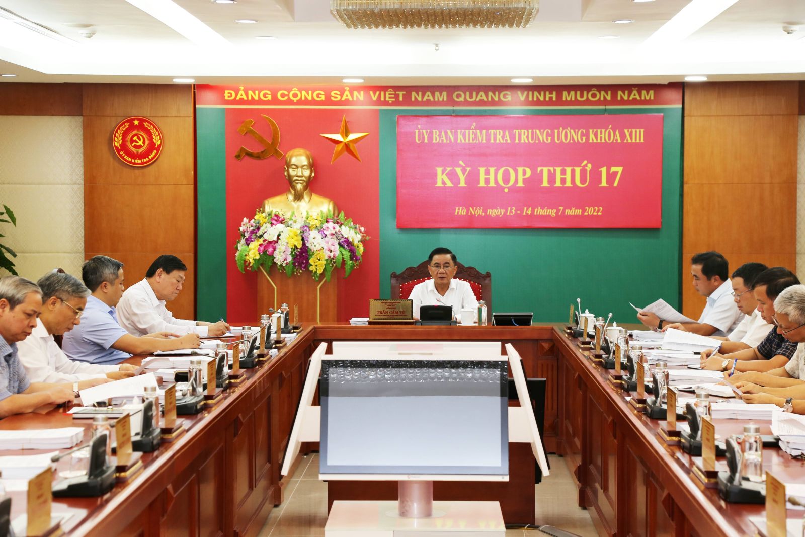 Ủy ban Kiểm tra Trung ương kỷ luật nhiều cán bộ