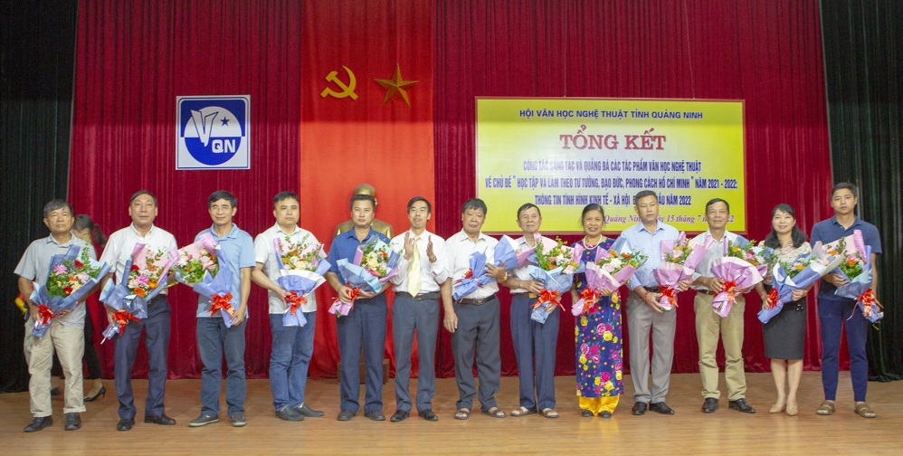 Văn nghệ sĩ Quảng Ninh đẩy mạnh sáng tác về học và làm theo Bác
