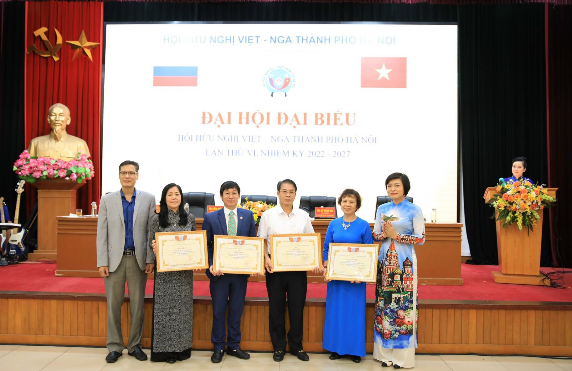 Đẩy mạnh các hoạt động hữu nghị hợp tác giữa thủ đô Hà Nội với các đối tác Nga