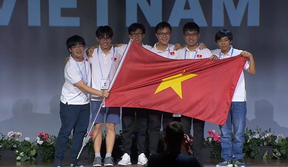 Việt Nam xuất sắc xếp thứ 4 tại Olympic Toán học quốc tế 2022