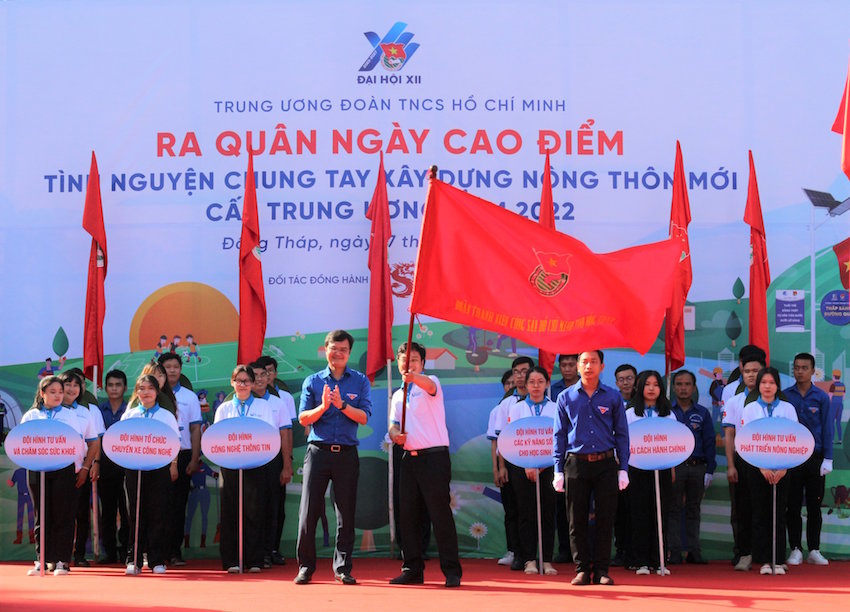 Góp sức trẻ xây dựng nông thôn mới