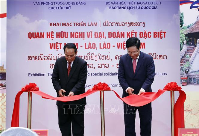 Triển lãm về quan hệ hữu nghị vĩ đại, đoàn kết đặc biệt Việt Nam - Lào