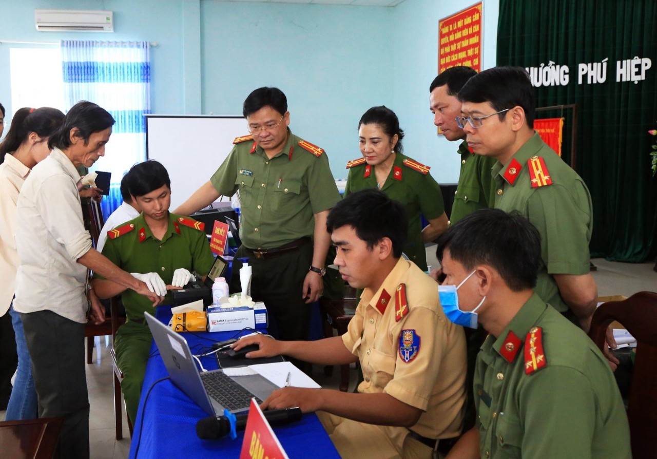 Lực lượng Công an cơ sở “sống” trong lòng dân