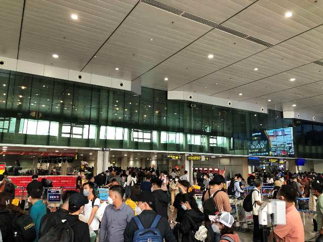 Dừng triển khai check-in nhanh có thu phí