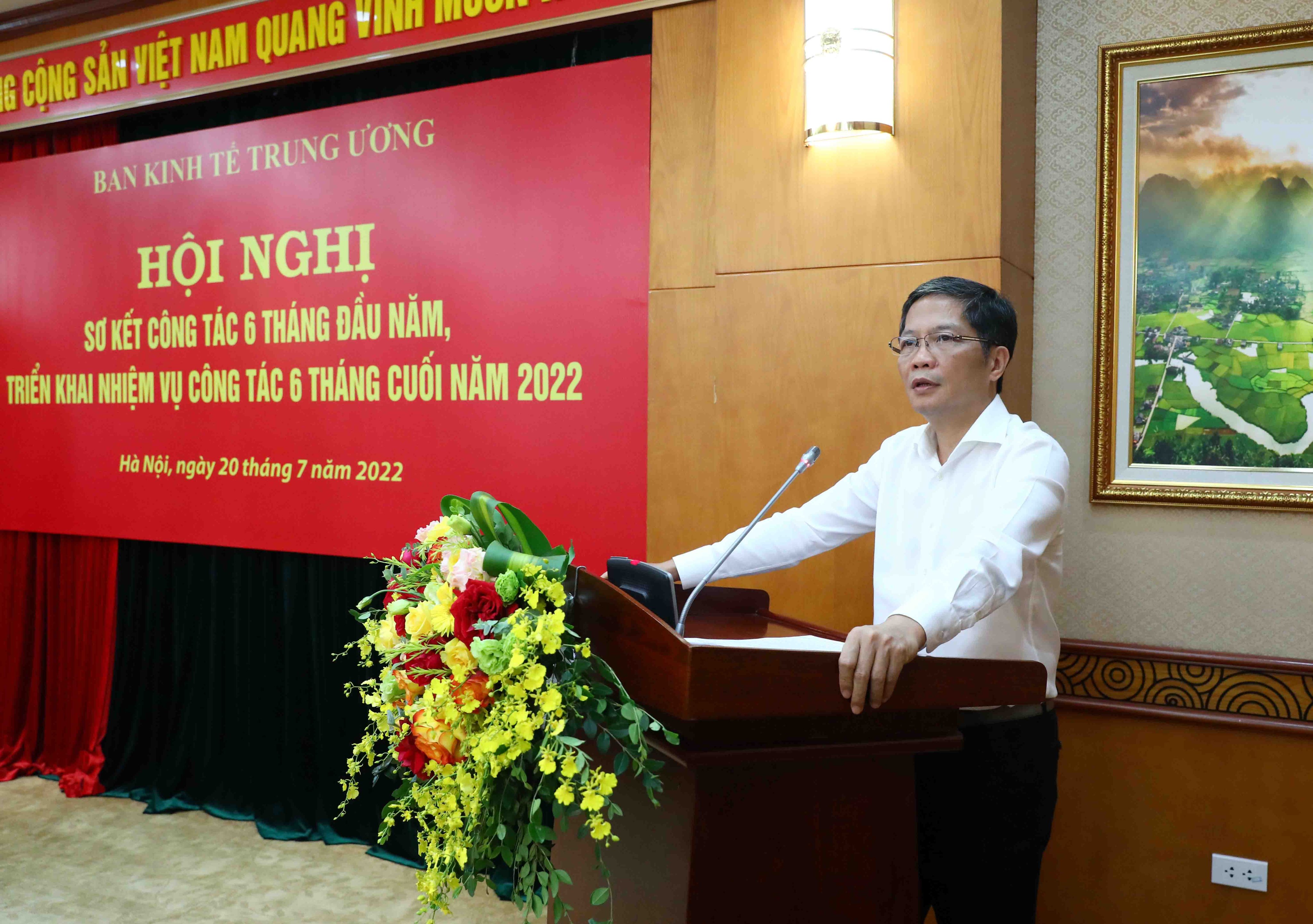 Tập trung tháo gỡ khó khăn cho địa phương, doanh nghiệp