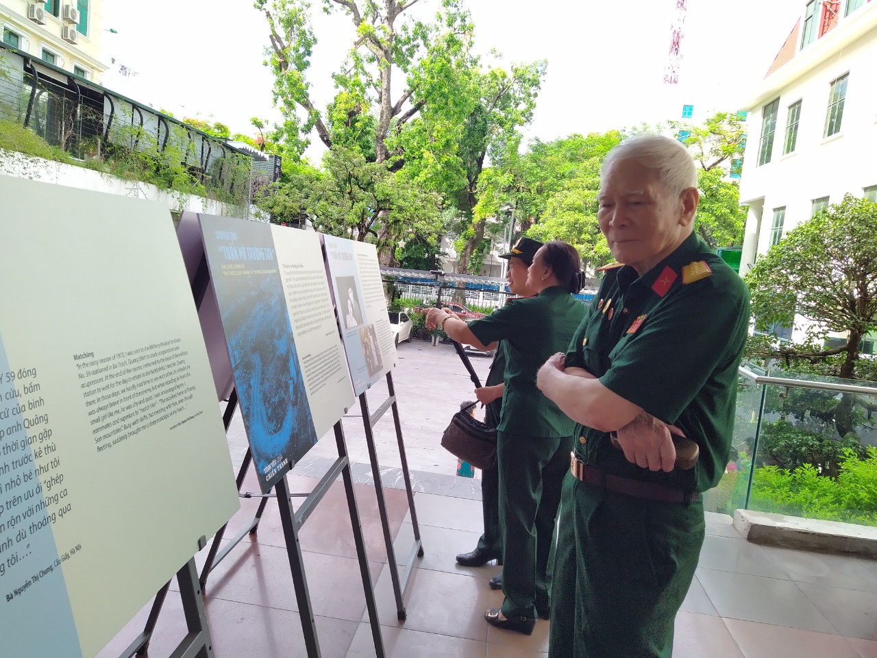 Triển lãm “Tình yêu qua chiến tranh”