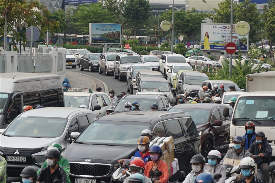 Kiểm tra, khắc phục ùn tắc tại các tuyến giao thông phức tạp