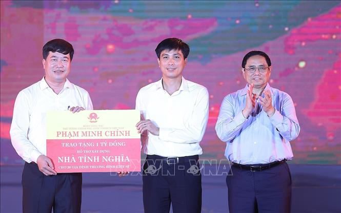 Thủ tướng Phạm Minh Chính dự Chương trình nghệ thuật “Bản hùng ca bất diệt”