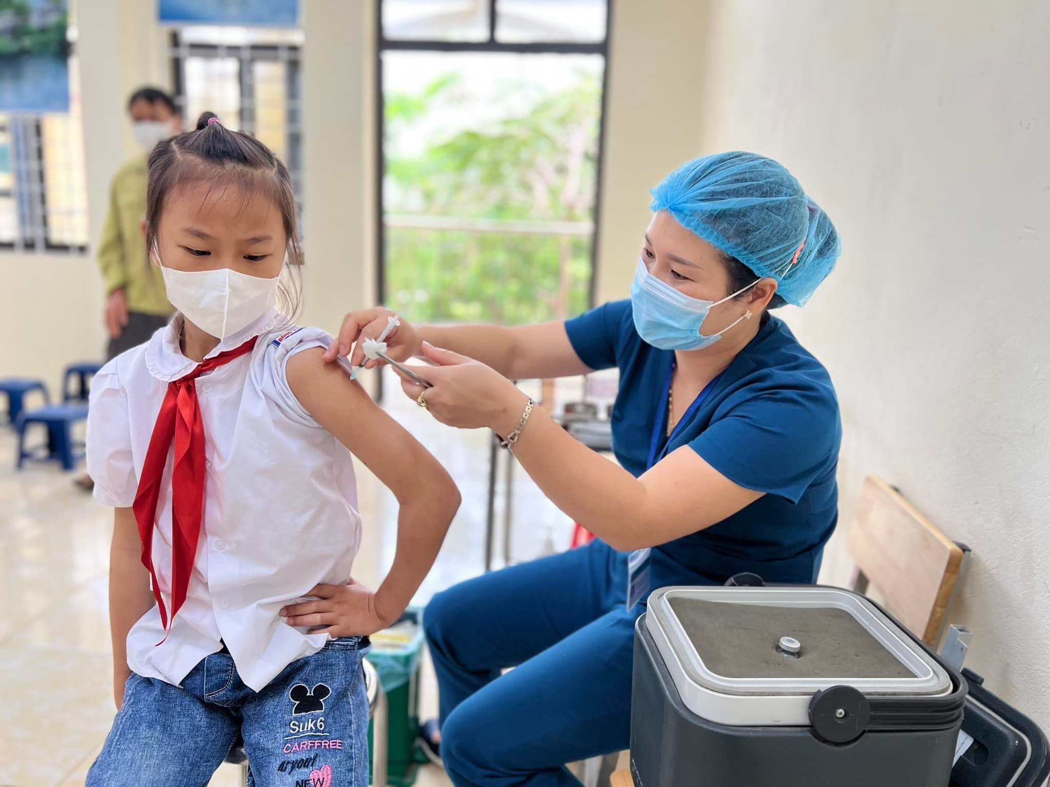 Tiêm vaccine phòng COVID-19 Tránh nguy cơ bùng phát dịch trở lại