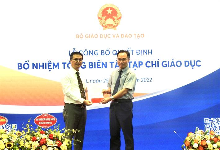 Công bố Quyết định bổ nhiệm Tổng biên tập Tạp chí Giáo dục