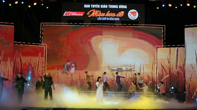 Ngày 27 7, tiếp tục phát sóng Chương trình nghệ thuật đặc biệt “Màu hoa đỏ” trên kênh VTV1