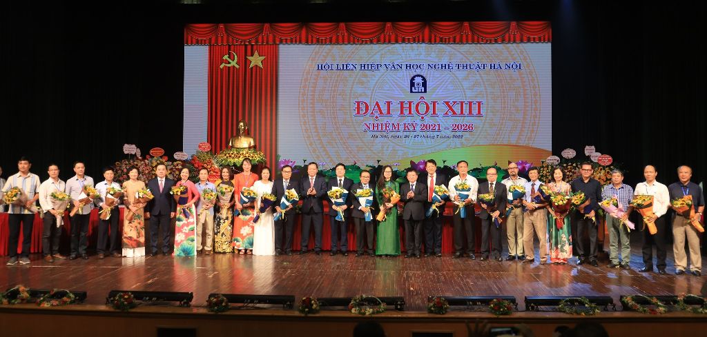 Phát huy tài năng, tâm huyết cống hiến cho nền văn học nghệ thuật Thủ đô