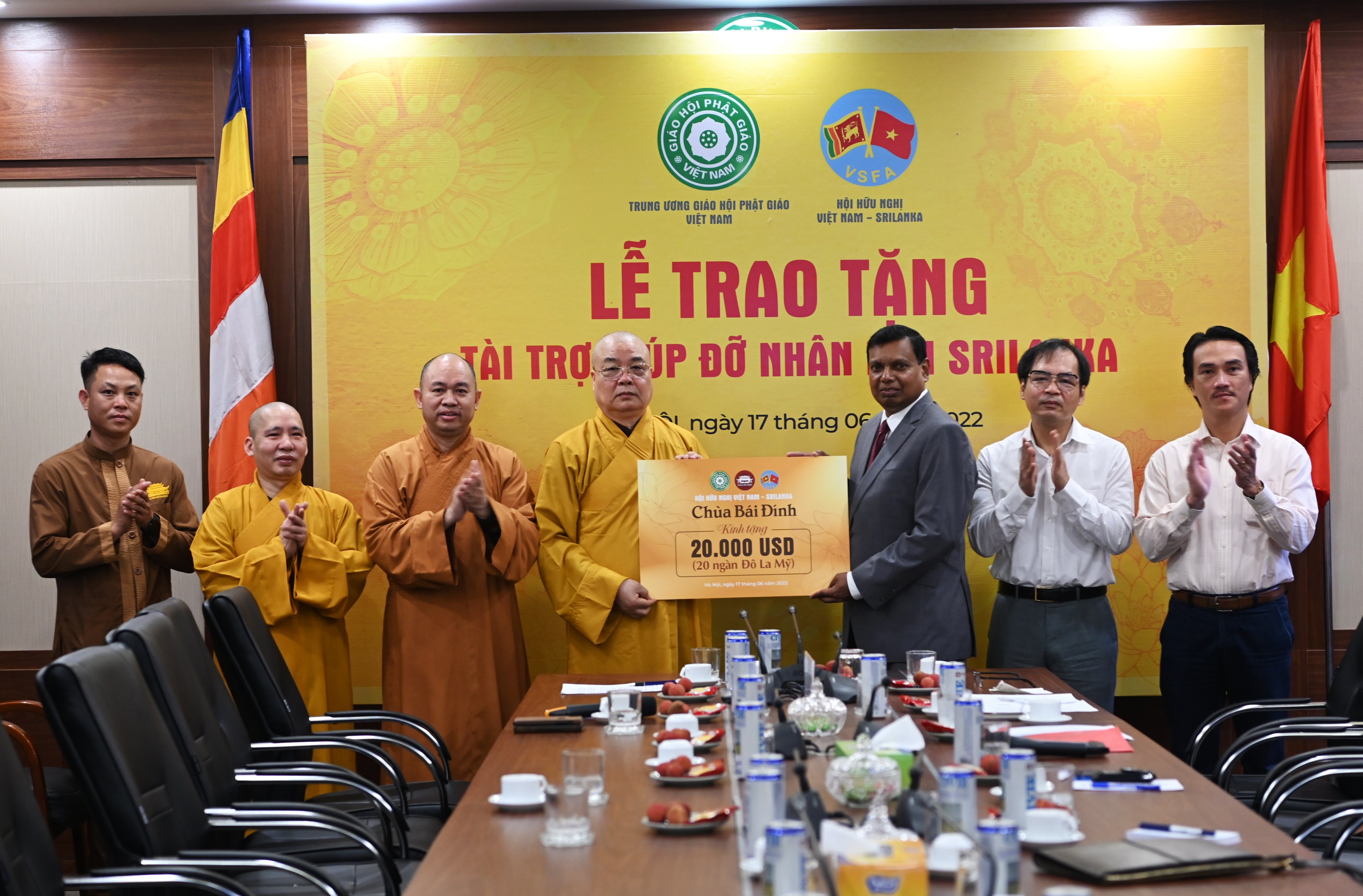 Việt Nam quyên góp hỗ trợ Sri Lanka