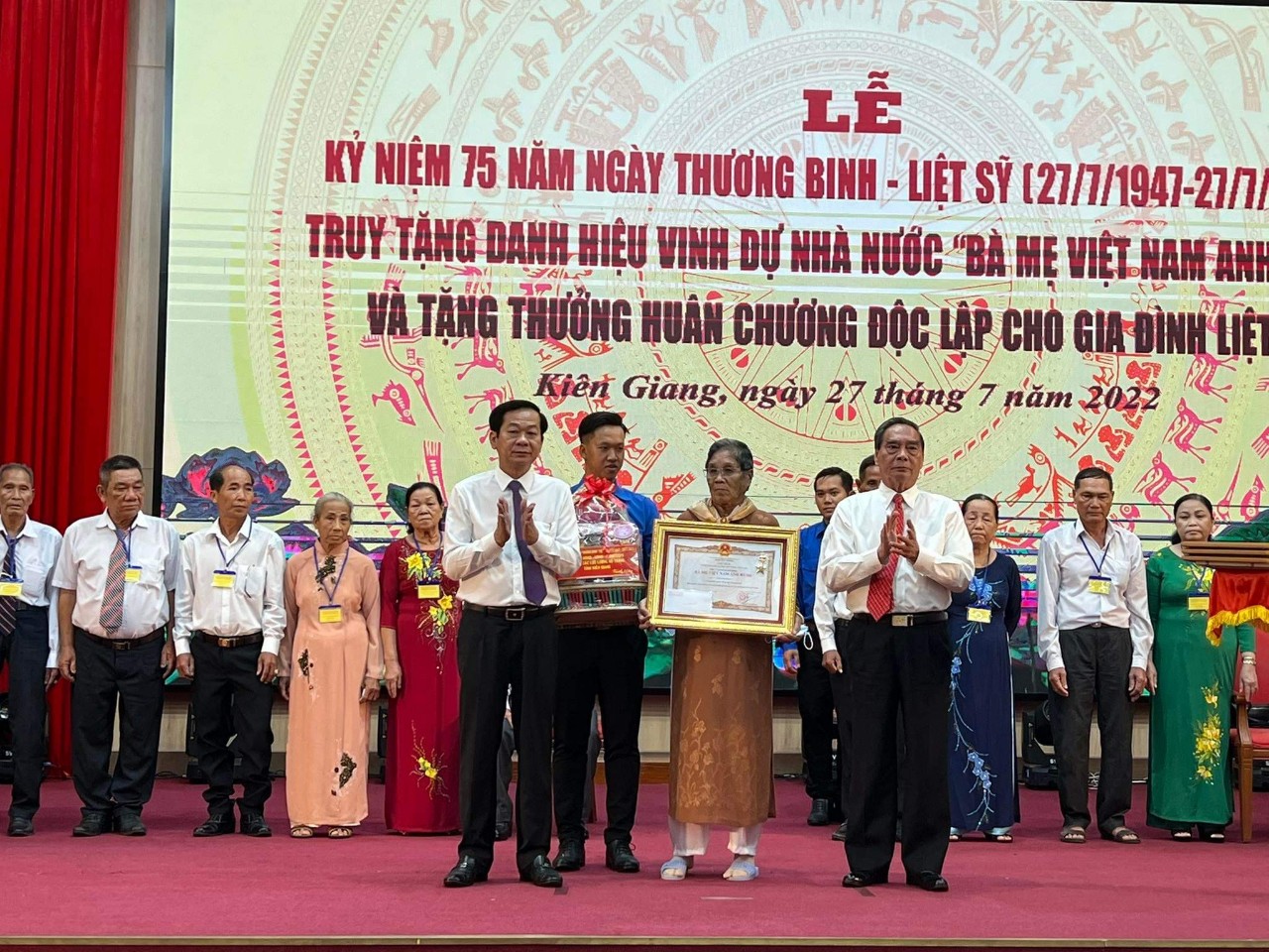 Kiên Giang Truy tặng 19 mẹ danh hiệu Bà mẹ Việt Nam anh hùng