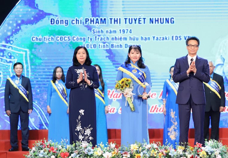 Trao giải thưởng Nguyễn Văn Linh cho 10 cán bộ công đoàn tiêu biểu các cấp