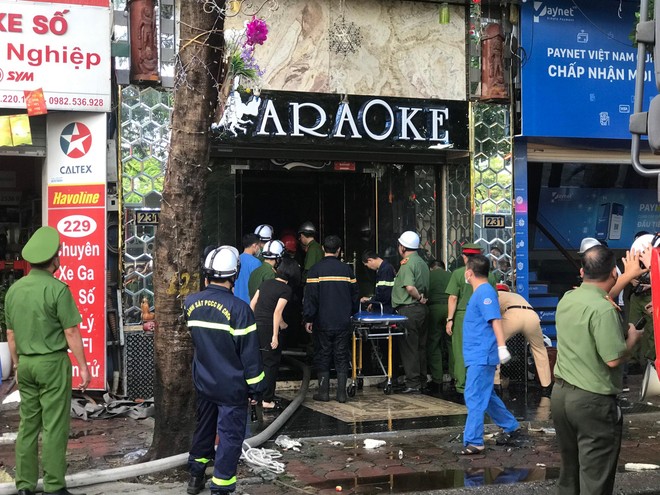 Hà Nội 3 cảnh sát hy sinh khi chữa cháy tại quán karaoke