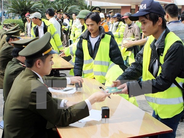Lao động Việt Nam làm việc tại Malaysia được tăng lương tối thiểu