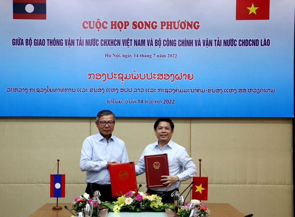 Việt – Lào đẩy mạnh hợp tác trong lĩnh vực giao thông vận tải