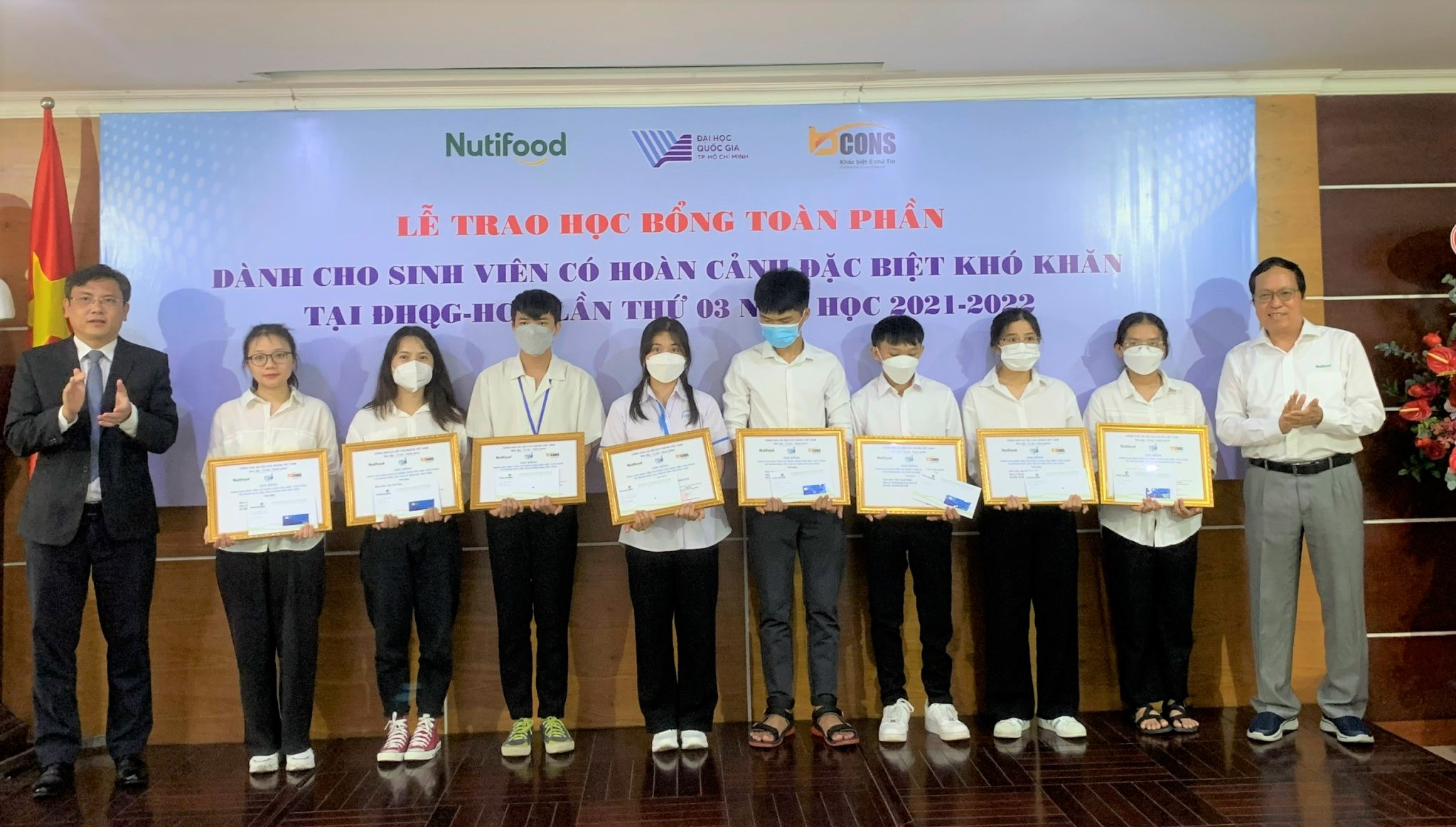 1,7 tỷ đồng học bổng cho sinh viên có hoàn cảnh đặc biệt khó khăn