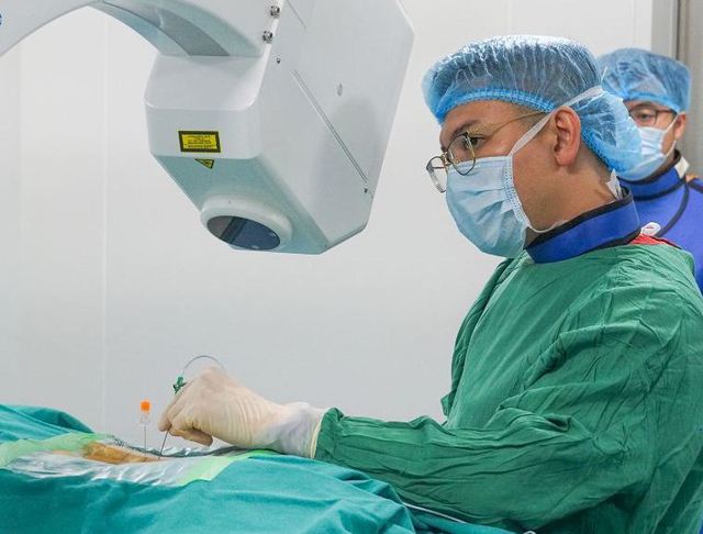 Viên chức nghỉ hưu ở tuổi cao hơn không quá 5 năm