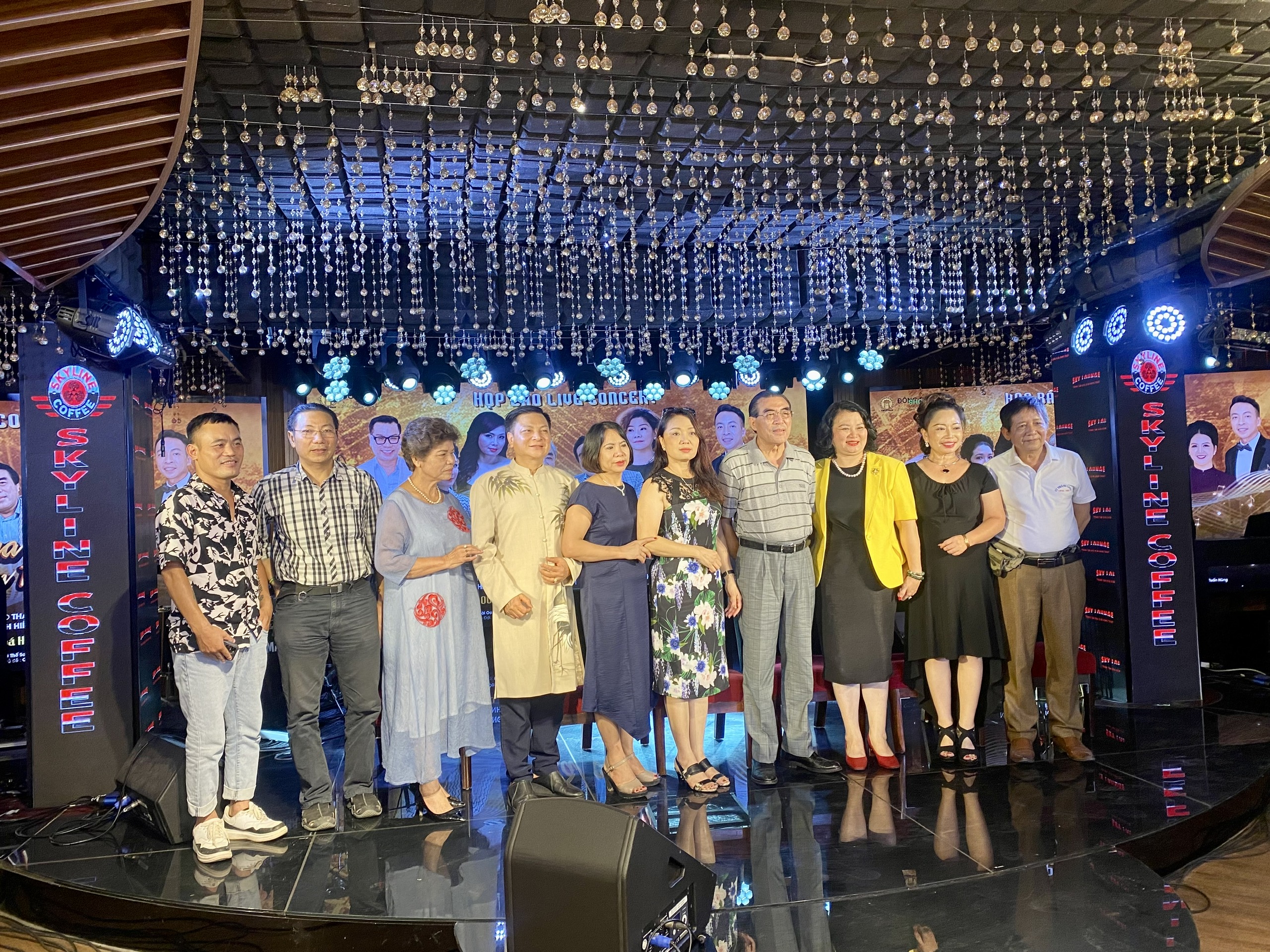 Live concert “Bài ca đi cùng năm tháng” Làm “sống” lại tình yêu của khán giả với “nhạc đỏ”
