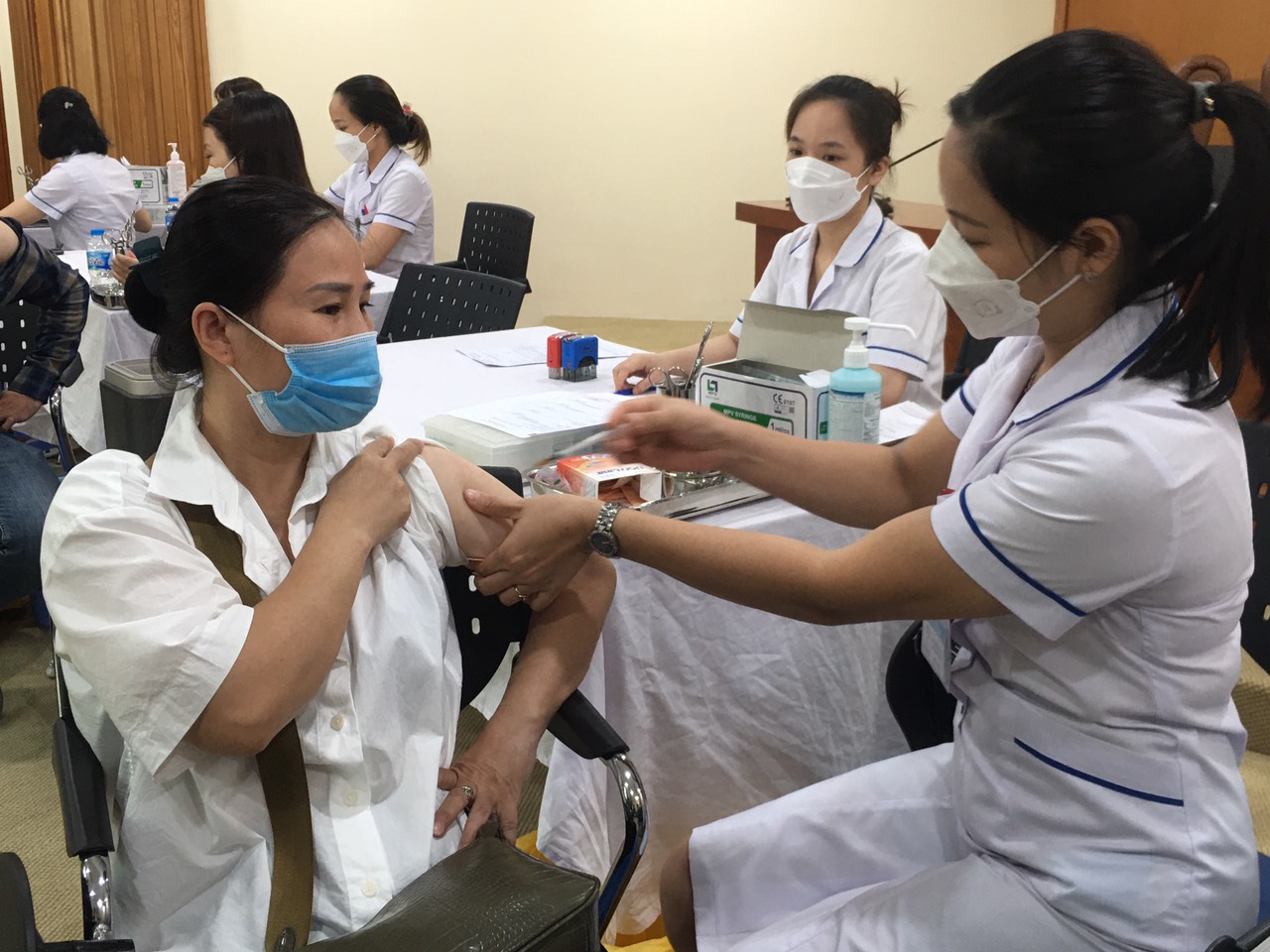 4 ngày liên tiếp, số mắc mới COVID-19 vượt mốc 2 000 ca