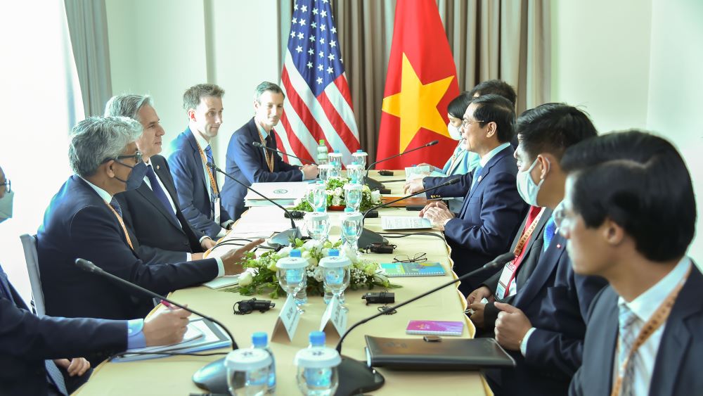 Bộ trưởng Ngoại giao Bùi Thanh Sơn gặp Bộ trưởng ngoại giao các nước tại Hội nghị AMM-55