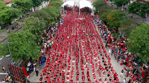 Thiếu nhi đồng diễn flashmob mừng đại hội Đoàn