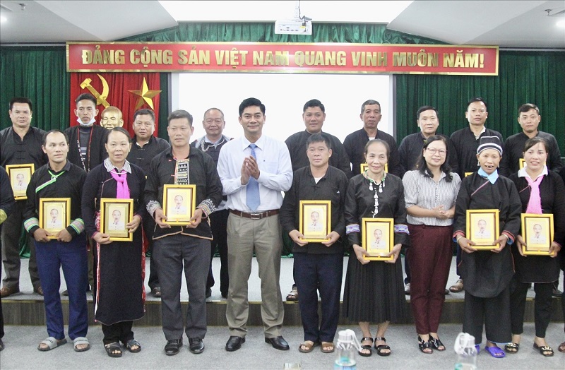 Lãnh đạo Ủy ban dân tộc gặp mặt Đoàn đại biểu Người có uy tín tỉnh Lào Cai