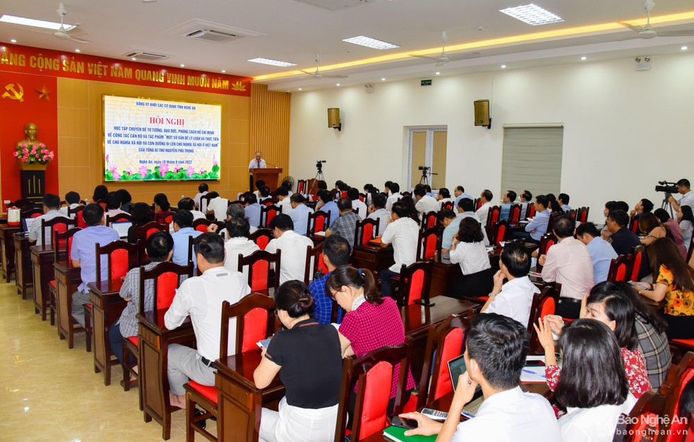 Nghệ An Quán triệt tư tưởng Hồ Chí Minh về công tác cán bộ tới gần 7 000 cán bộ, đảng viên
