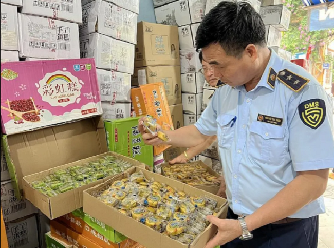 Thu giữ gần 11 000 chiếc bánh trung thu không có nguồn gốc