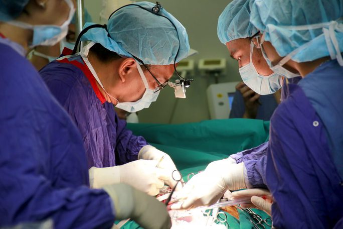 Thiếu thuốc dùng phẫu thuật tim là do nhu cầu tăng cao, nguồn cung thiếu
