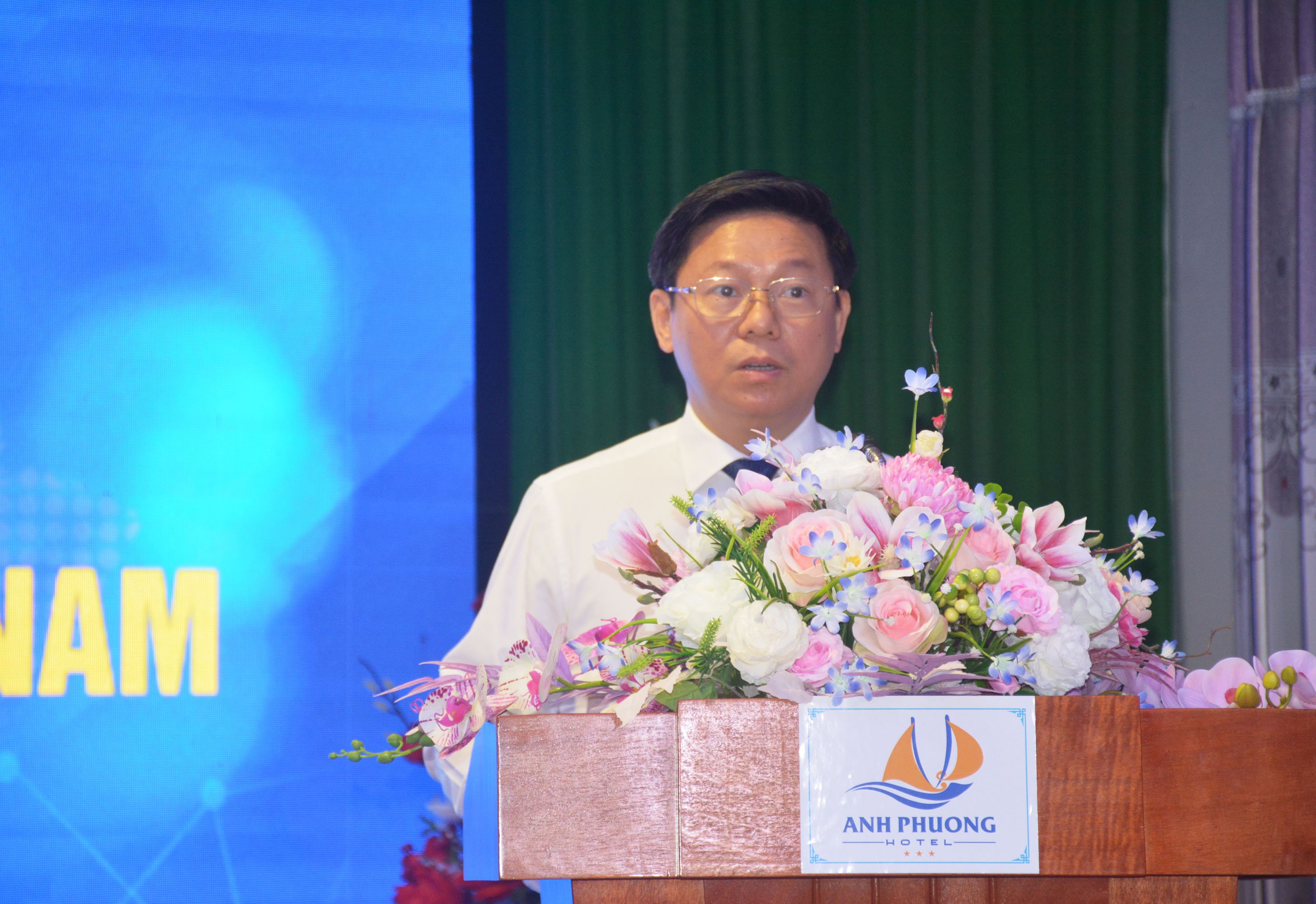 Ứng dụng khoa học công nghệ vào sản xuất, tạo các ra sản phẩm chất lượng