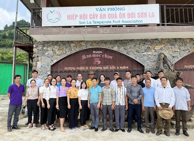 Đại biểu thôn, bản tỉnh Tuyên Quang học tập kinh nghiệm tỉnh bạn