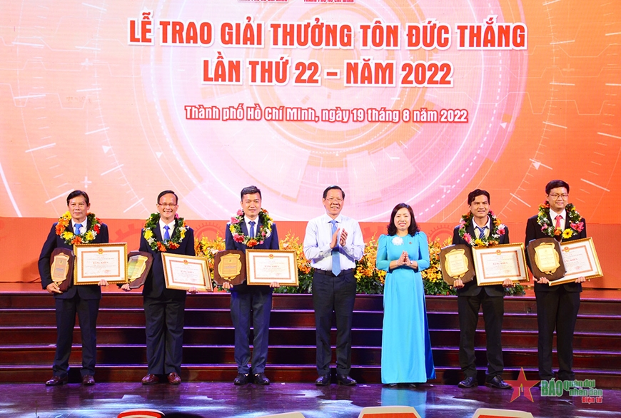 Tuyên dương 20 công nhân viên chức lao động đạt giải thưởng Tôn Đức Thắng