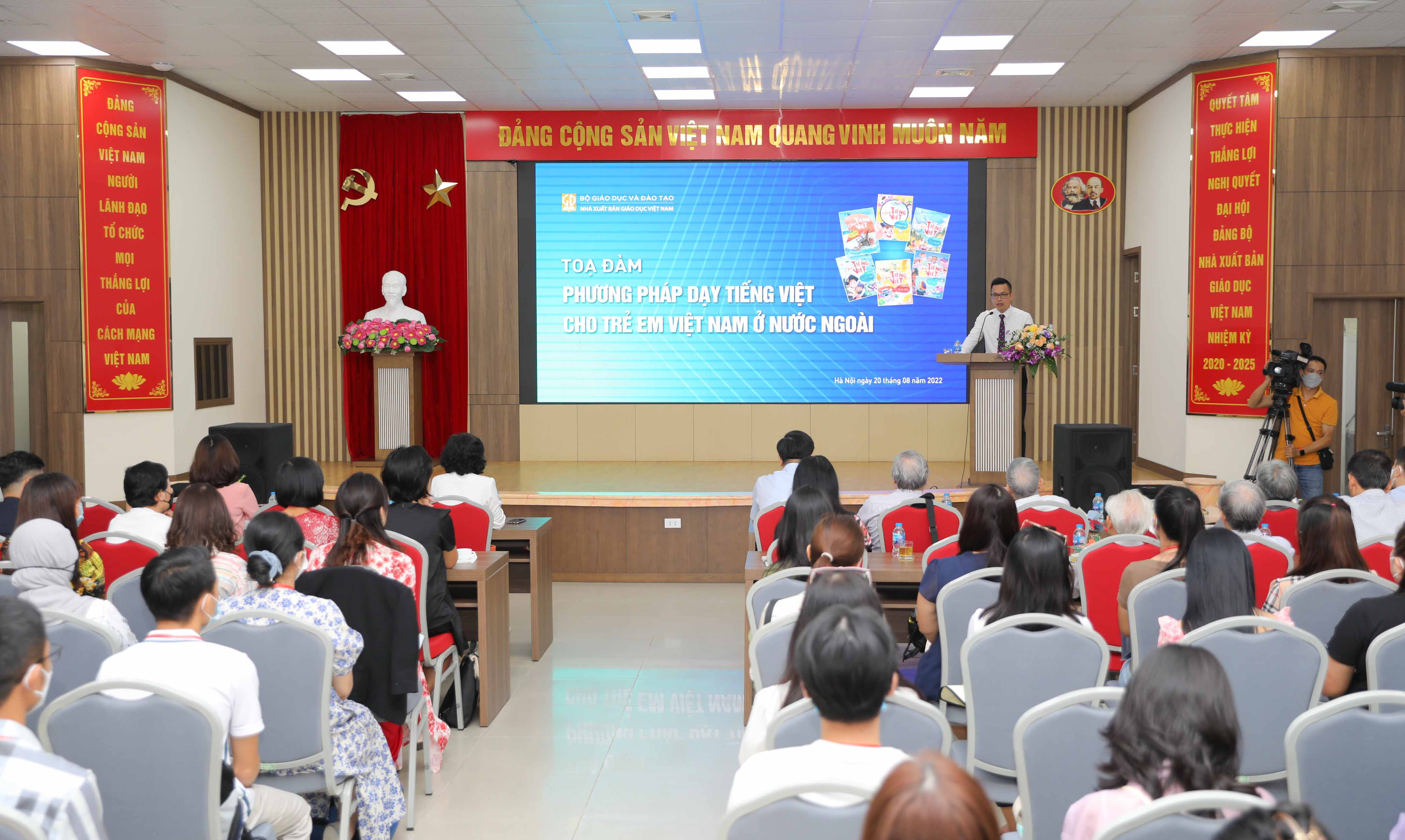 Lan tỏa tình yêu tiếng Việt qua hoạt động dạy tiếng Việt cho trẻ em Việt Nam ở nước ngoài