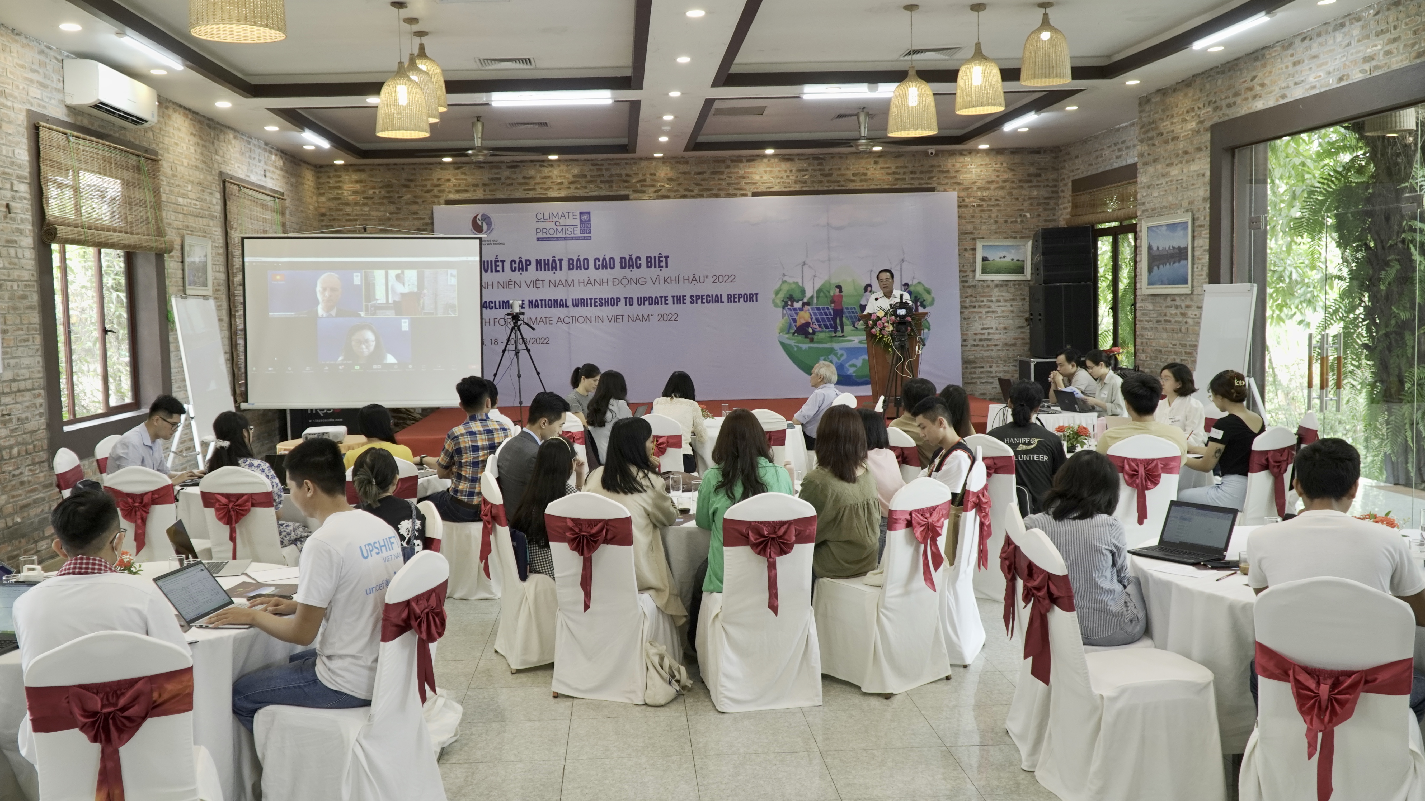 Thanh niên Việt Nam hành động ứng phó với biến đổi khí hậu