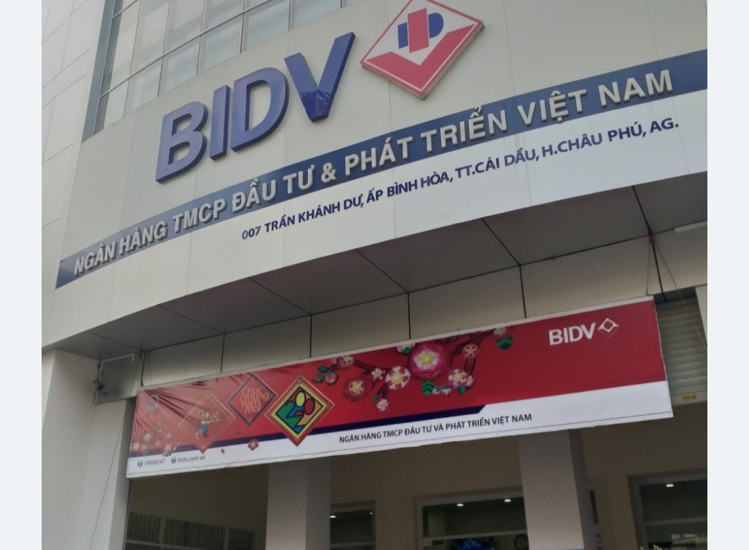 Khai trừ khỏi Đảng 4 cán bộ ngân hàng
