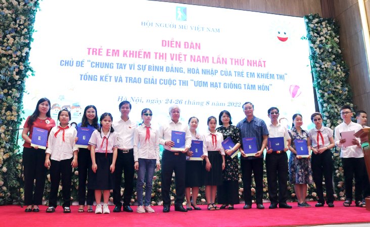 Thông điệp từ những trẻ khiếm thị
