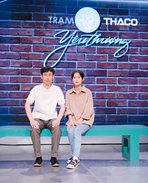 Cô bé giành giải “Đại sứ văn hóa đọc” và tình yêu văn học từ người cha mù