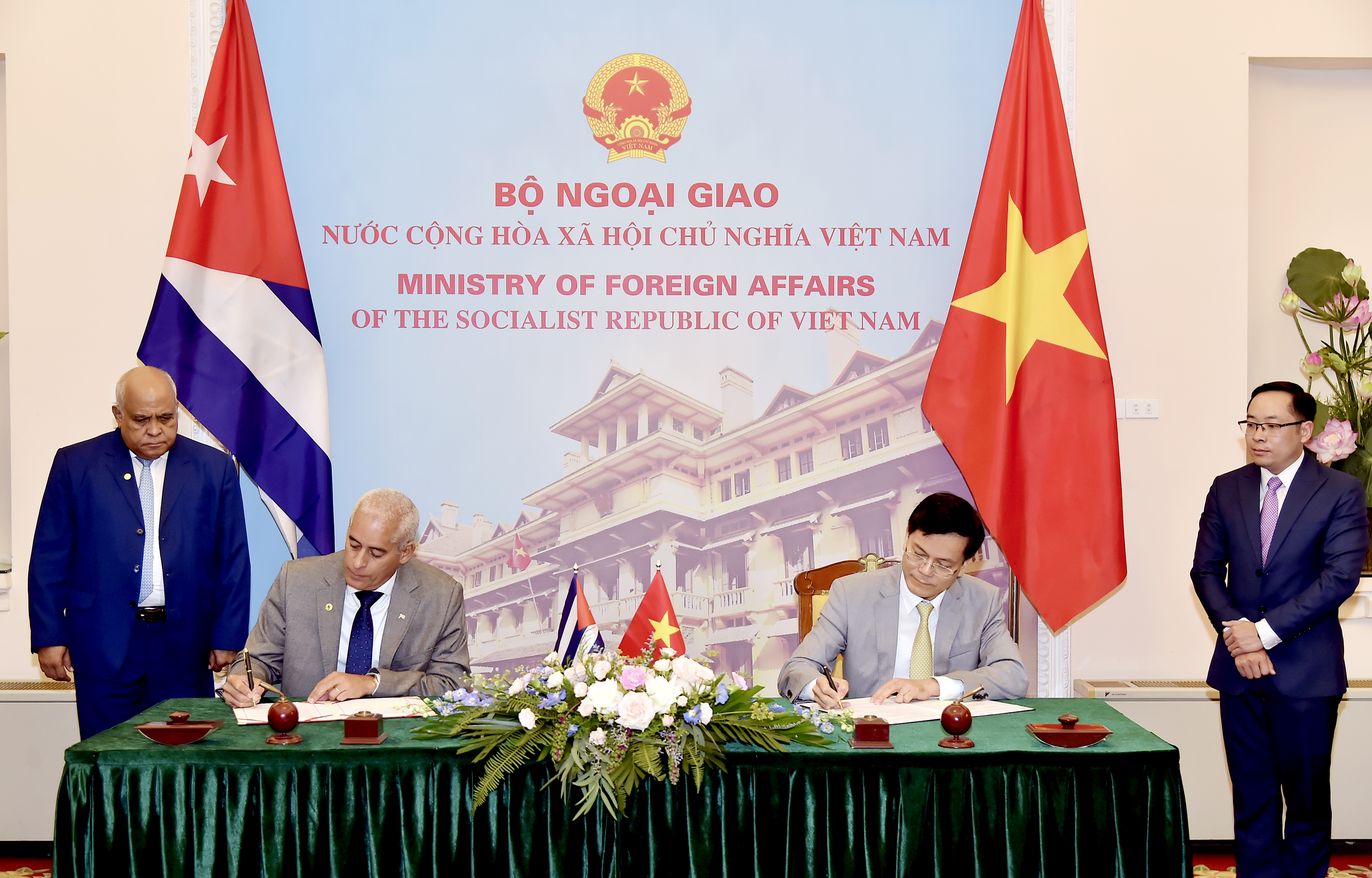 Phát triển sâu sắc và toàn diện hơn nữa mối quan hệ đặc biệt Việt Nam-Cu-ba