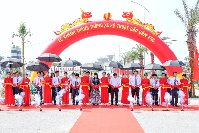 Thông xe kỹ thuật cầu Đầm Vạc
