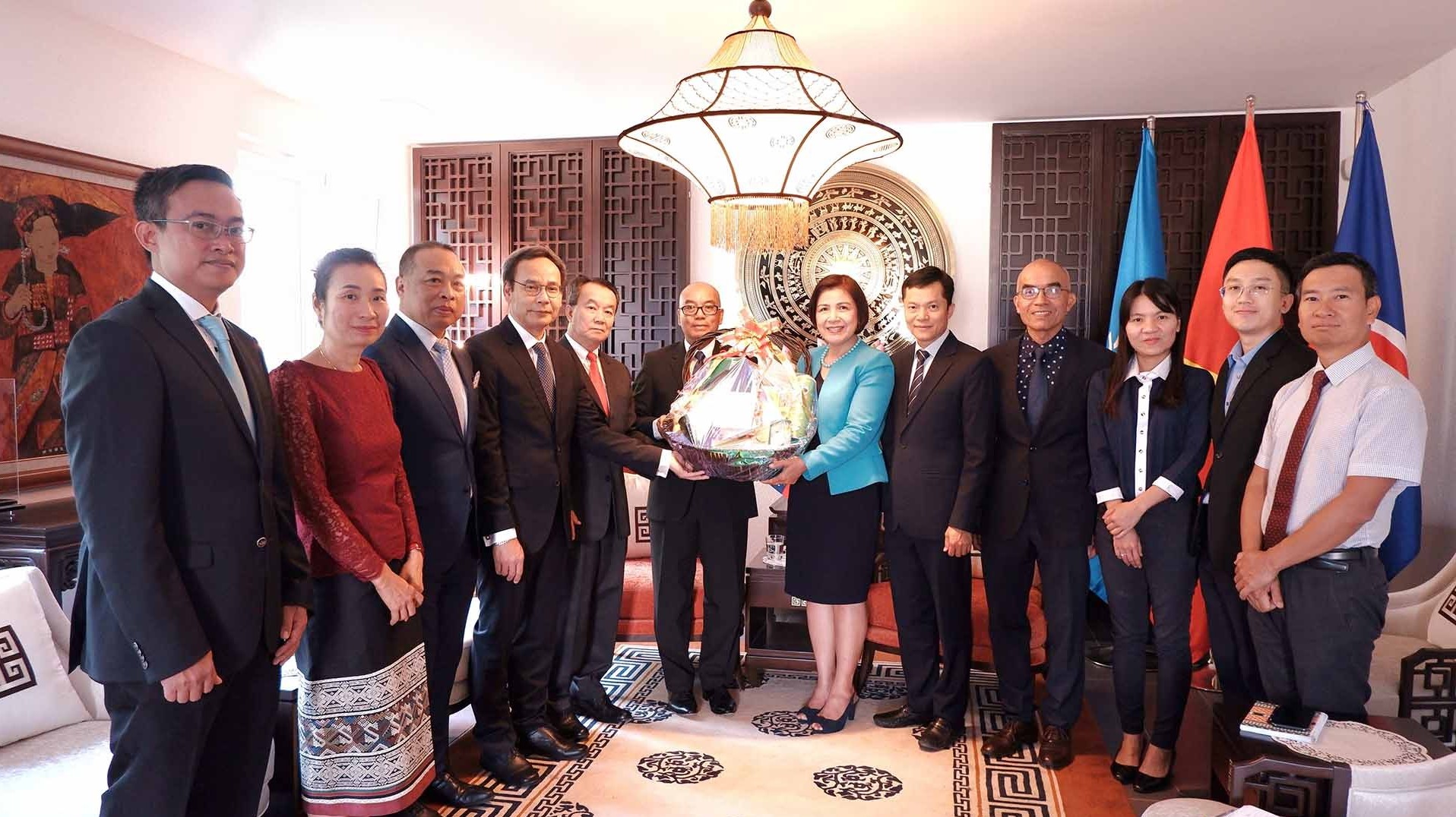 Tăng cường hợp tác giữa Phái đoàn Việt Nam và Phái đoàn Lào tại Geneva