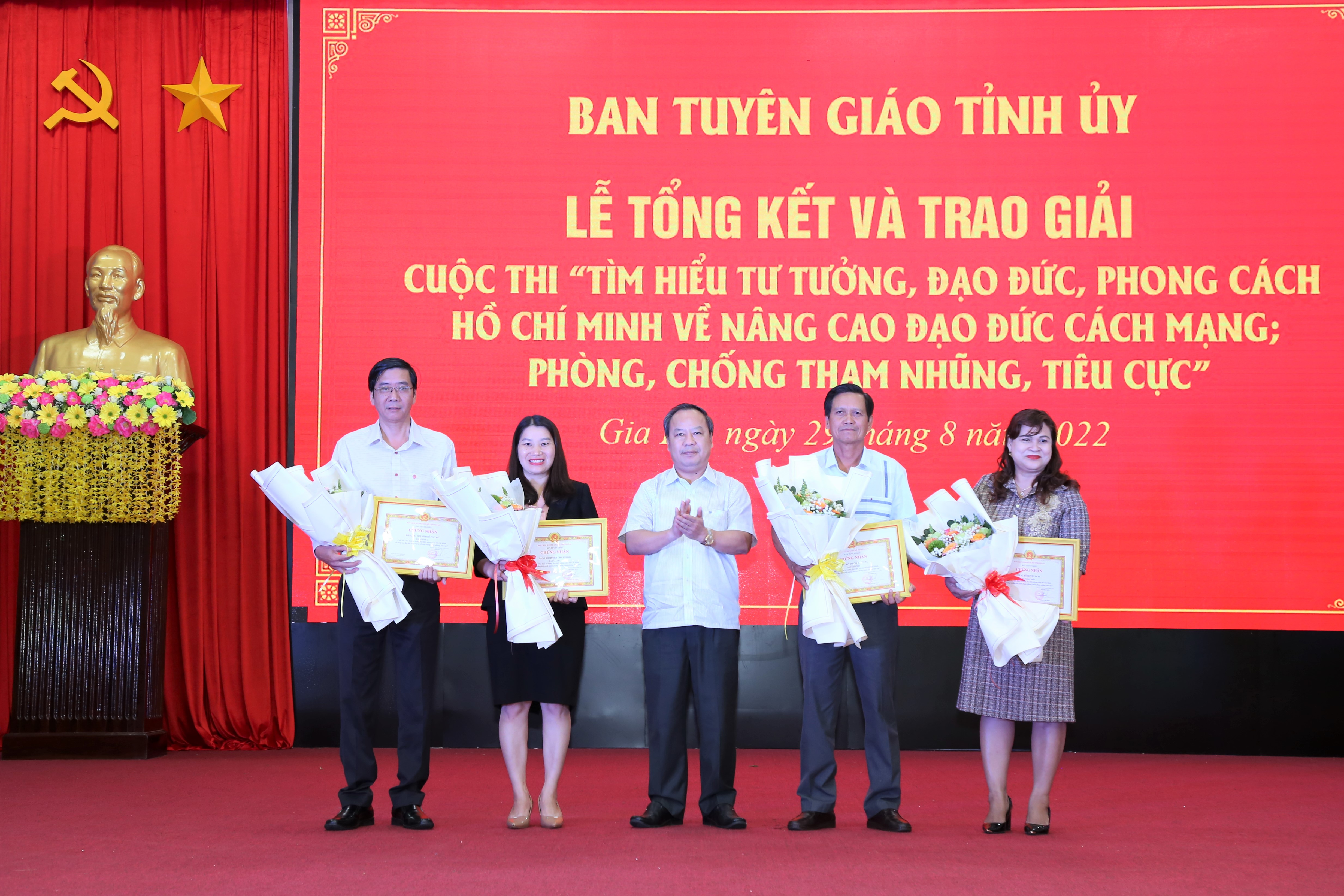 Nhân lên niềm tin yêu biển, đảo Việt Nam