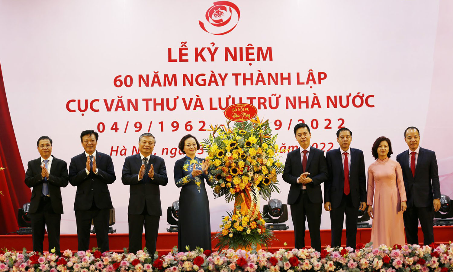Tiếp tục nỗ lực phát triển ngành Văn thư và Lưu trữ Nhà nước