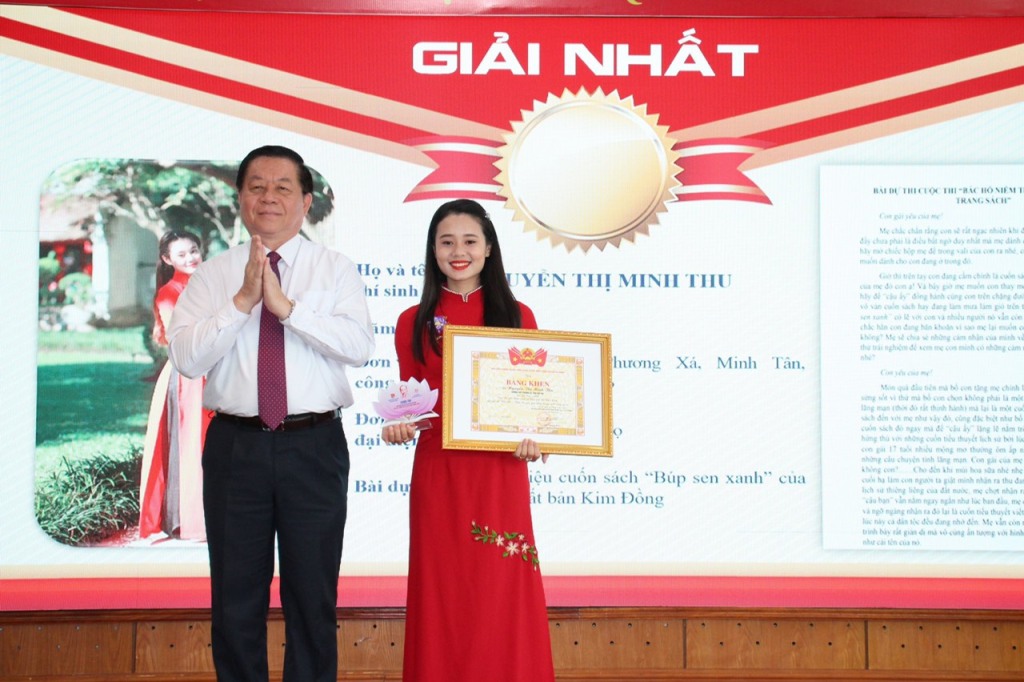 Cô giáo tại Phú Thọ giành giải Nhất Cuộc thi Giới thiệu sách về Chủ tịch Hồ Chí Minh